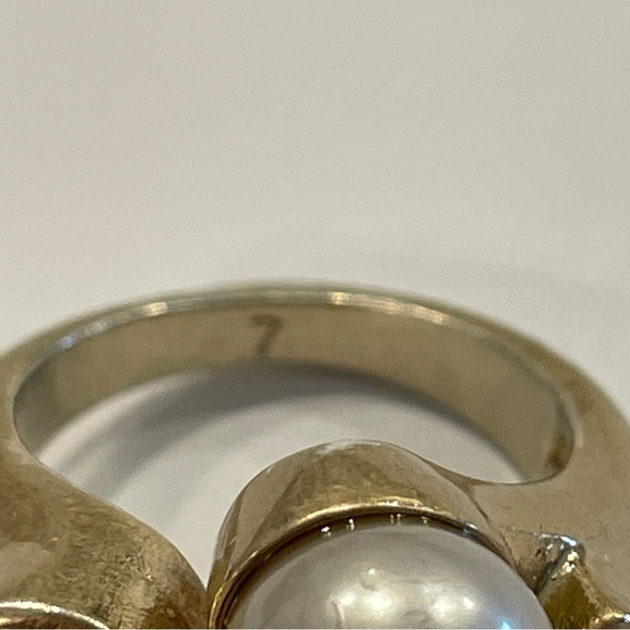 Cubic Zirconia and Simulated Pearl Abstract Cocktail Ring Size 7 Cluster - Picture 11 of 11